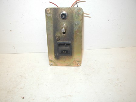 Rowe R 84 Jukebox Cabinet Switch / Potentiometer And Momentary Button On Bracket (Button Is Broken (Item #2) $21.99